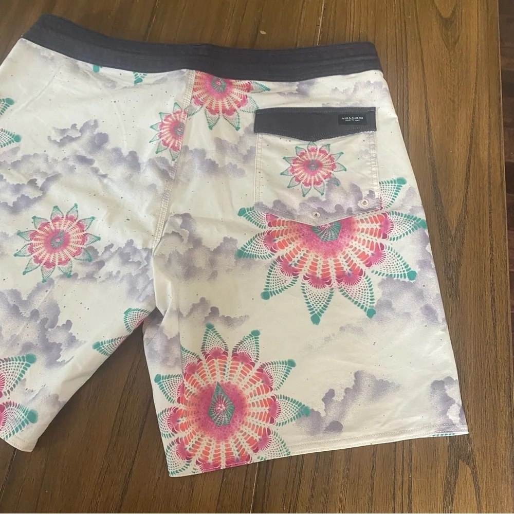 Volcom mens board shorts swimsuit